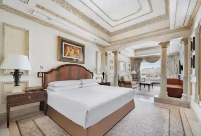 Classic Haram View Double room full double bed king size bed